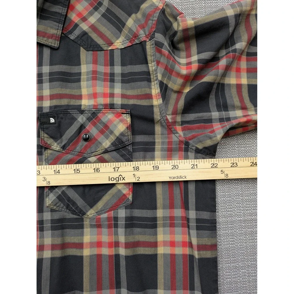 The North Face Shirt Mens Medium Multicolor Plaid Snap Front Short Sleeve Casual